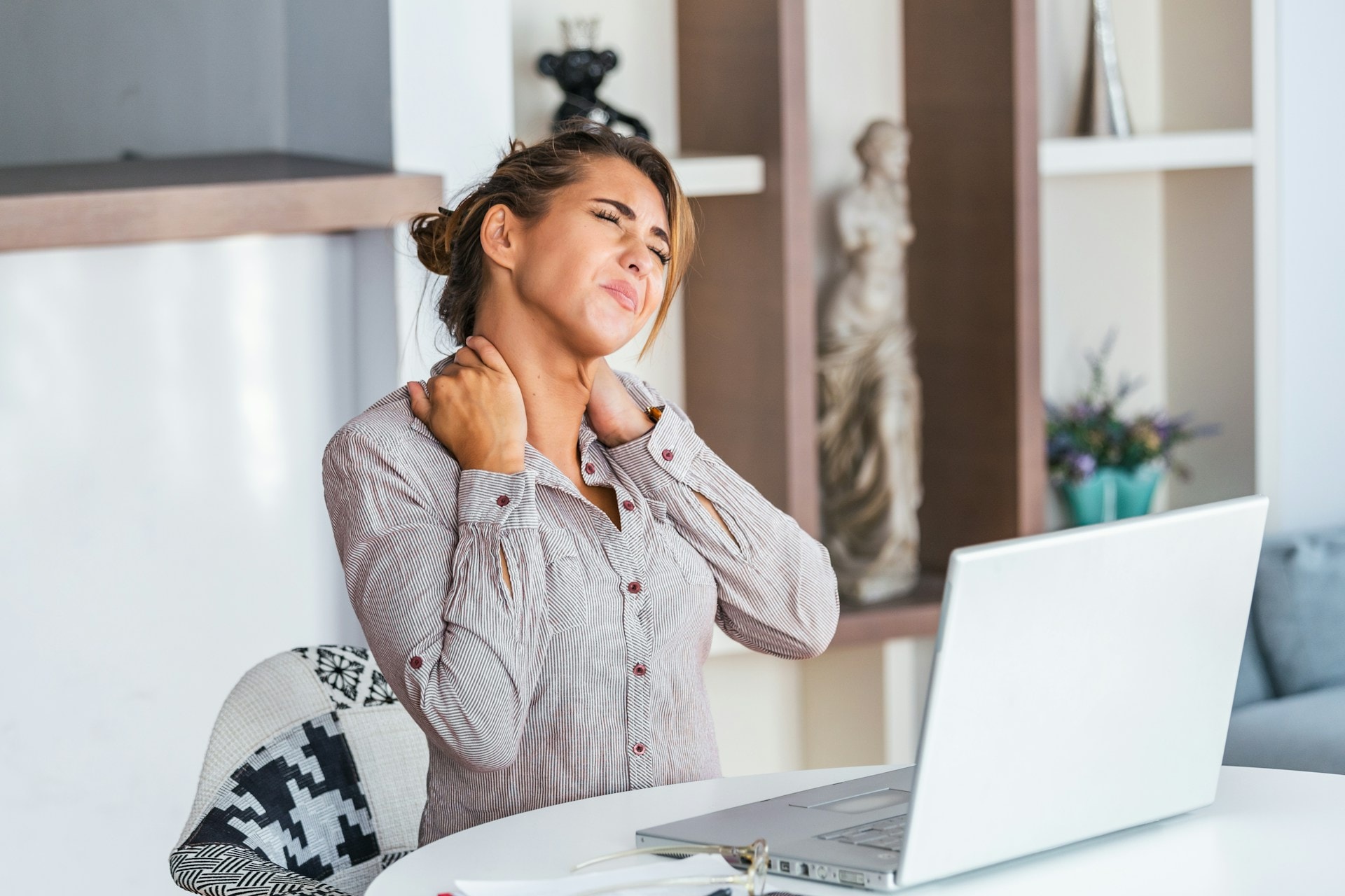 Neck Pain Relief Strategies for St. Petersburg Office Workers