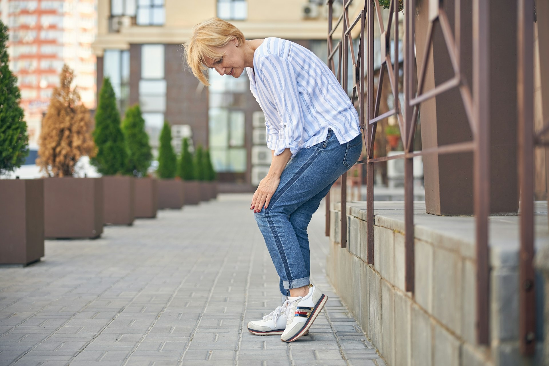 PRP for Knee Osteoarthritis in St. Petersburg: Candidates, Sessions, Rehab