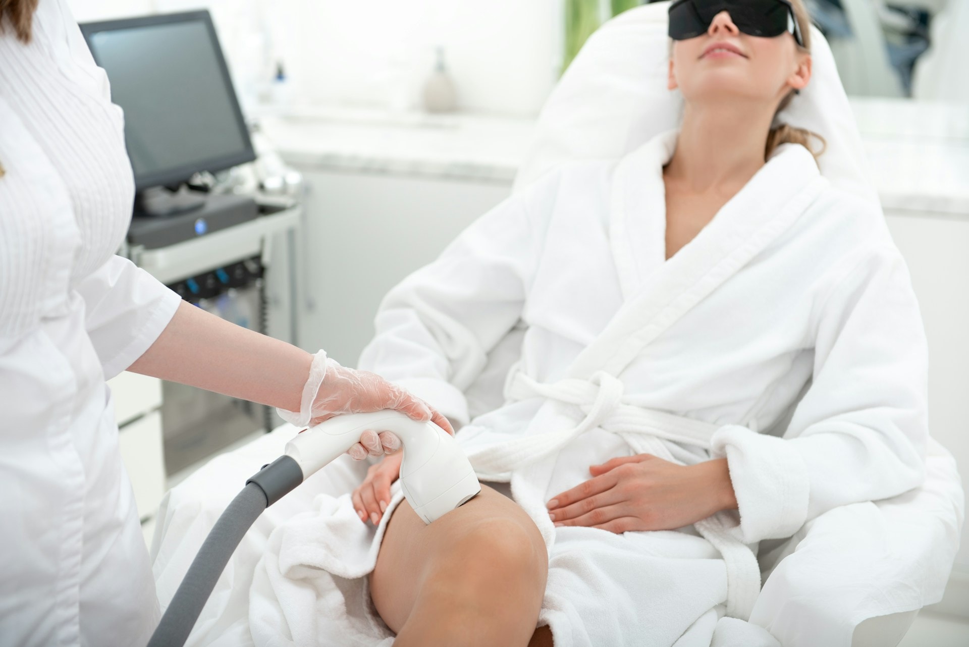 Choosing Between Shockwave and Laser Therapy for Pain Relief